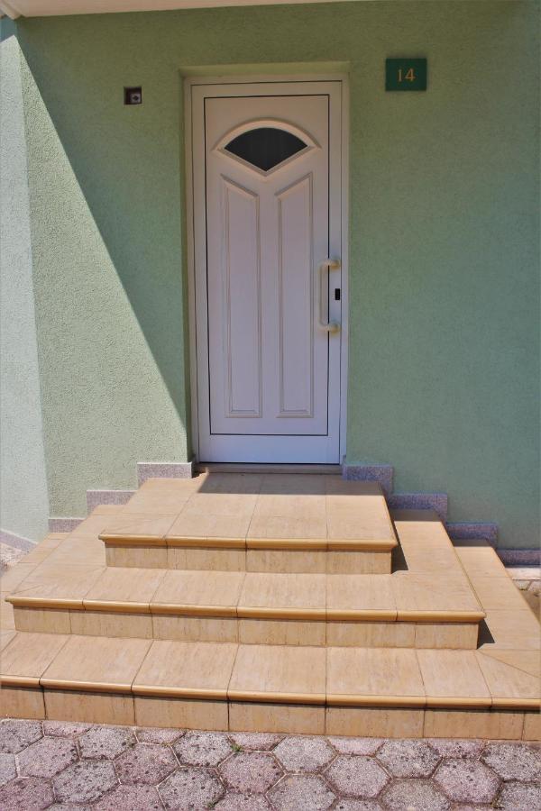 Artists Loft Apartment Pula Exterior photo